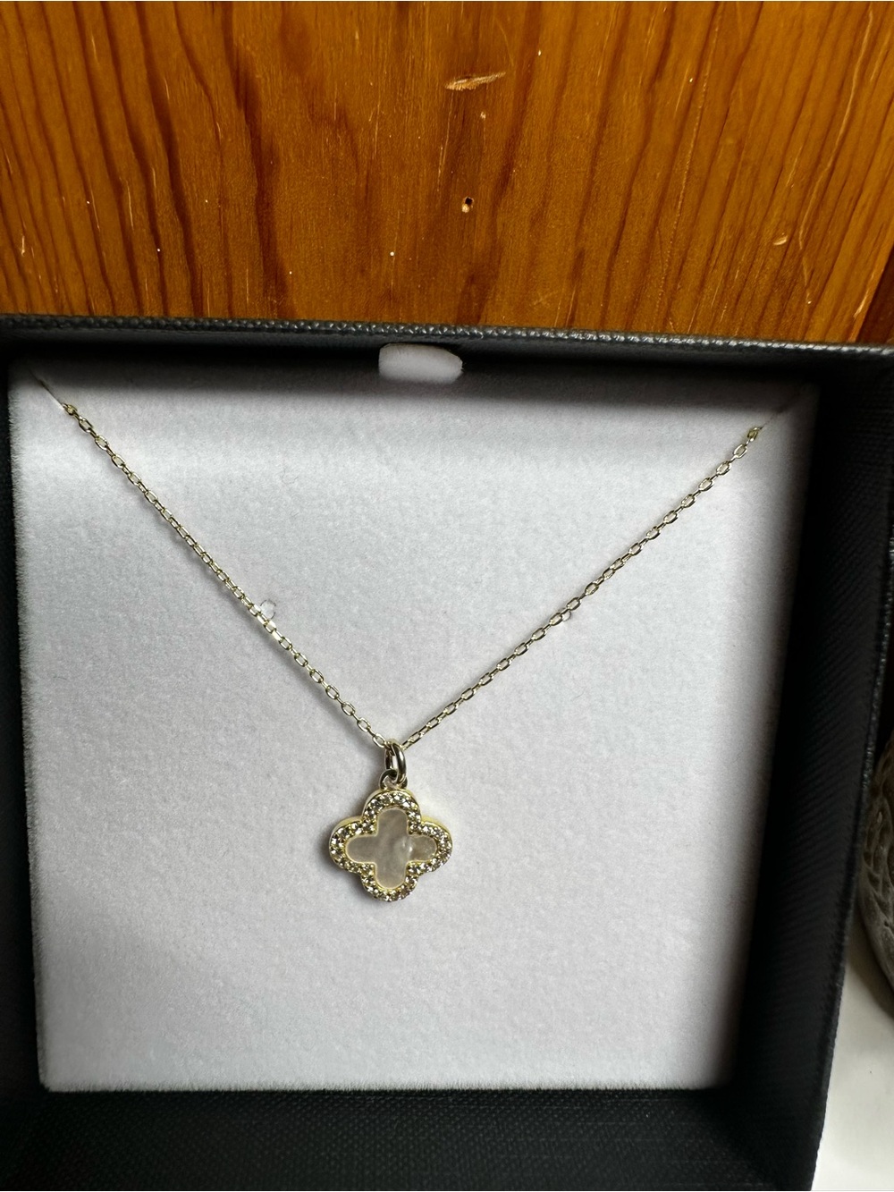 Sterling Silver Clover Pendant Necklace with Clear Center